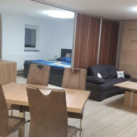 Sandra Apartment Hockenheim